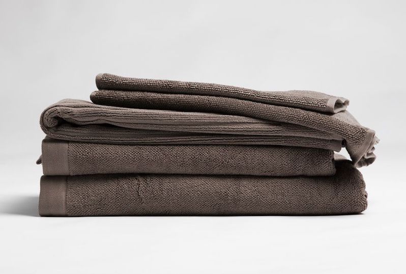 Coastal Luxe – The Perfect Towels & Sheets for a Beachy Retreat