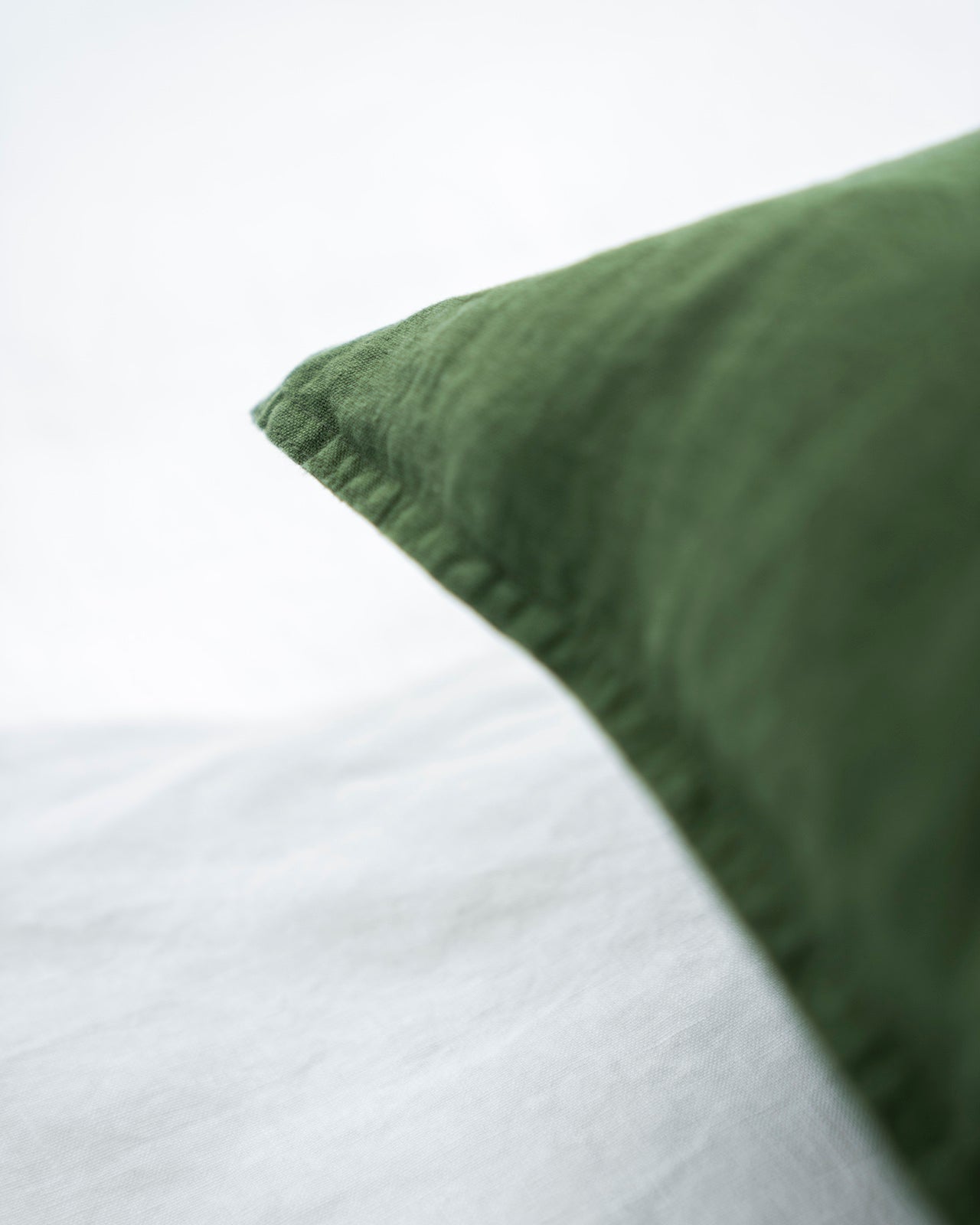 ecoLinen Linen Green Std Pillowcase edge