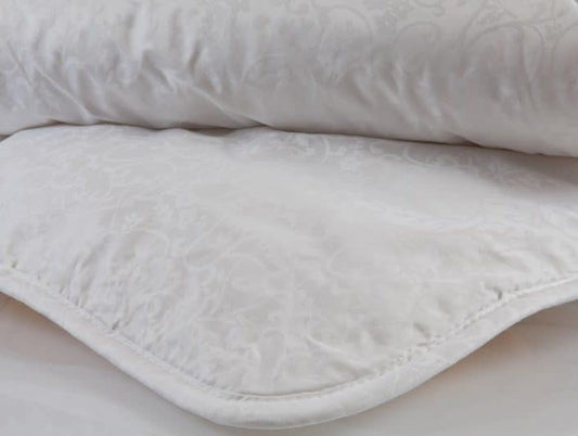Luxurious jacquarded Australian Alpaca quilt light & lofty top-of-the-range